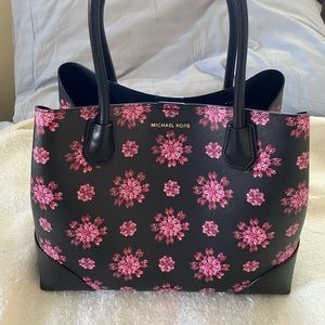 Michael Kors Large Mercer Satchel